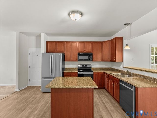 2061 Maginoak Ct, North Chesterfield, VA 23236