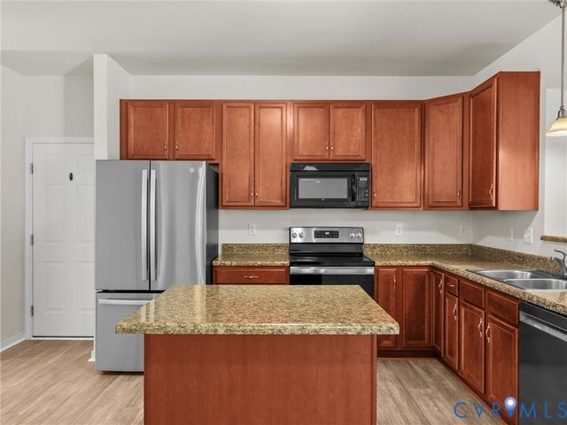 2061 Maginoak Ct, North Chesterfield, VA 23236