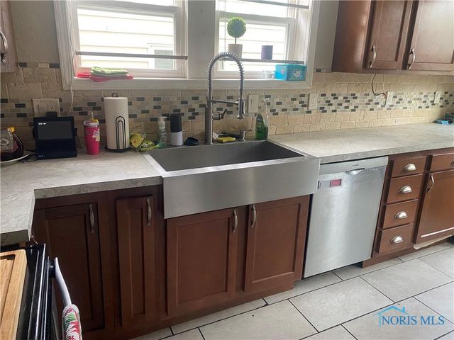 1850 Glendale Avenue, Toledo, OH 43614