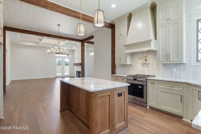 123 Summit Heights Drive, Youngsville, LA 70592
