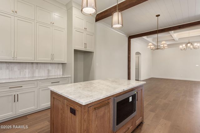 123 Summit Heights Drive, Youngsville, LA 70592