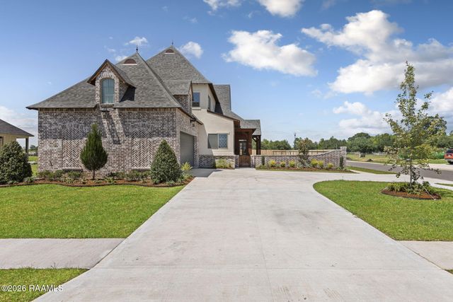 123 Summit Heights Drive, Youngsville, LA 70592