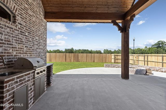 123 Summit Heights Drive, Youngsville, LA 70592