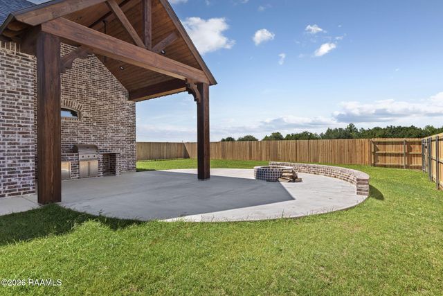 123 Summit Heights Drive, Youngsville, LA 70592