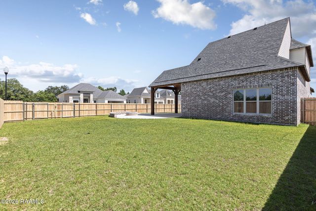 123 Summit Heights Drive, Youngsville, LA 70592