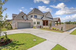 123 Summit Heights Drive, Youngsville, LA 70592
