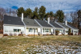 3 Greenfield Dr # C, Dover, NH 03820