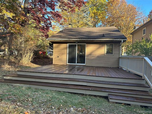 3584 Ashview Street, West Bloomfield, MI 48324