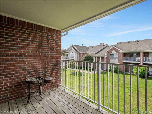 16476 Radison Drive, Macomb Township, MI 48044