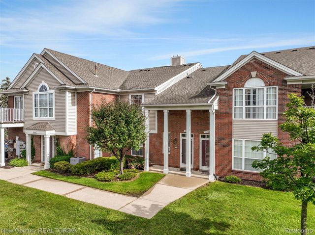 16476 Radison Drive, Macomb Township, MI 48044