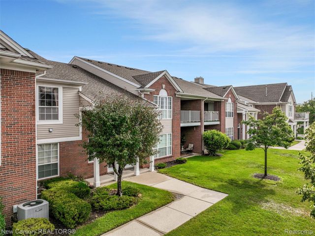 16476 Radison Drive, Macomb Township, MI 48044