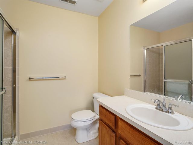 16476 Radison Drive, Macomb Township, MI 48044