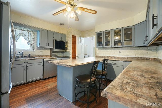 6 Hanson Drive, Granite City, IL 62040