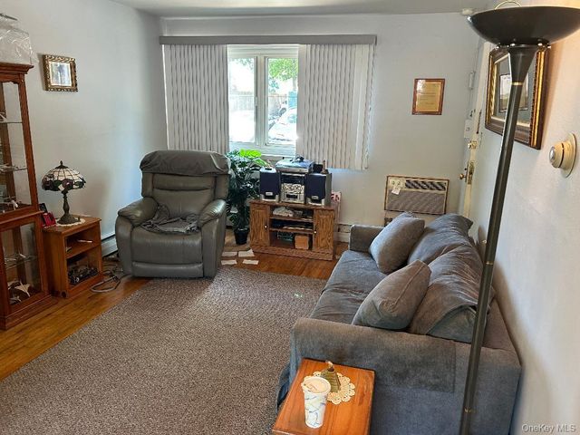 400 Fulton Street D 8, Farmingdale, NY 11735