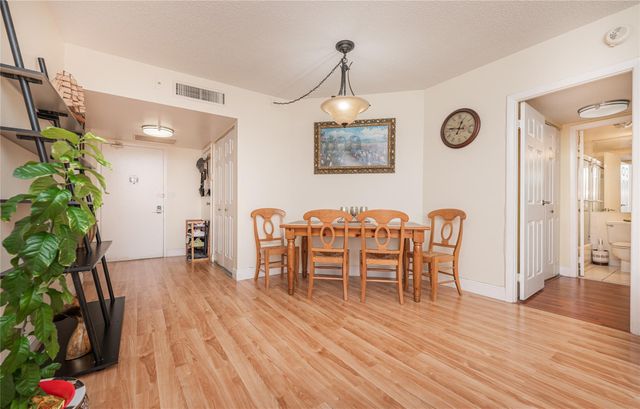 20379 W Country Club Drive 332, Aventura, FL 33180