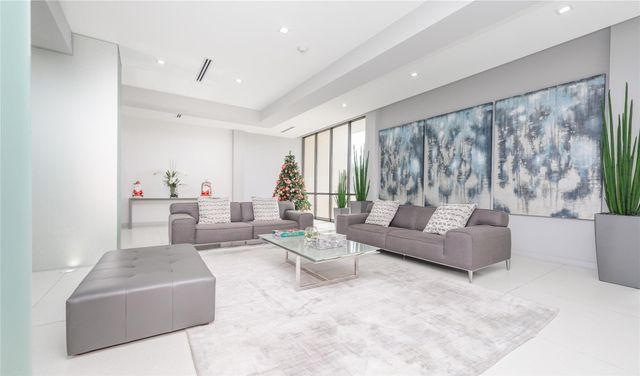 20379 W Country Club Drive 332, Aventura, FL 33180