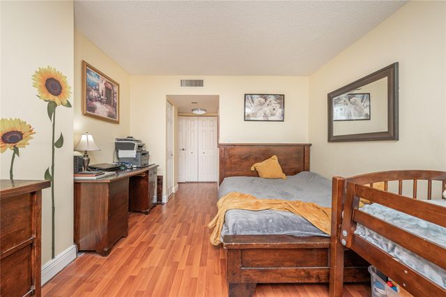 20379 W Country Club Drive 332, Aventura, FL 33180