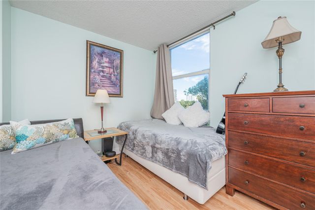 20379 W Country Club Drive 332, Aventura, FL 33180