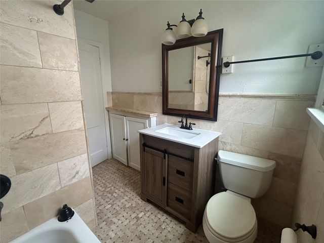 4020 Locke Avenue, Fort Worth, TX 76107