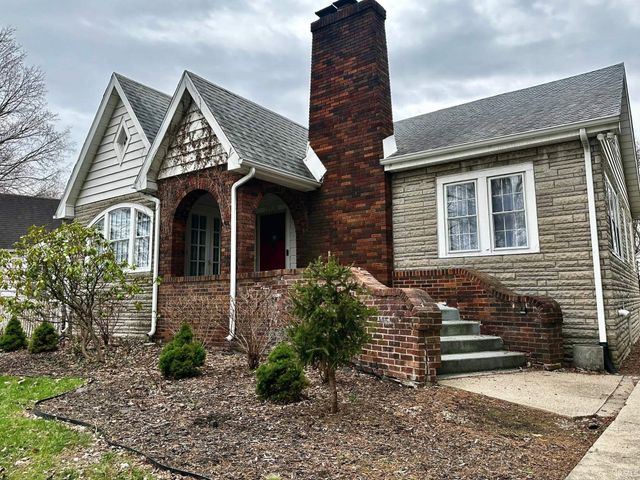 19530 Paxson Drive N, South Bend, IN 46637