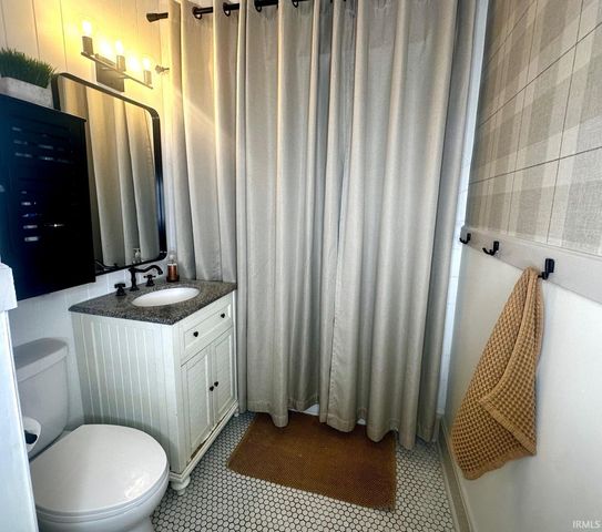 19530 Paxson Drive N, South Bend, IN 46637