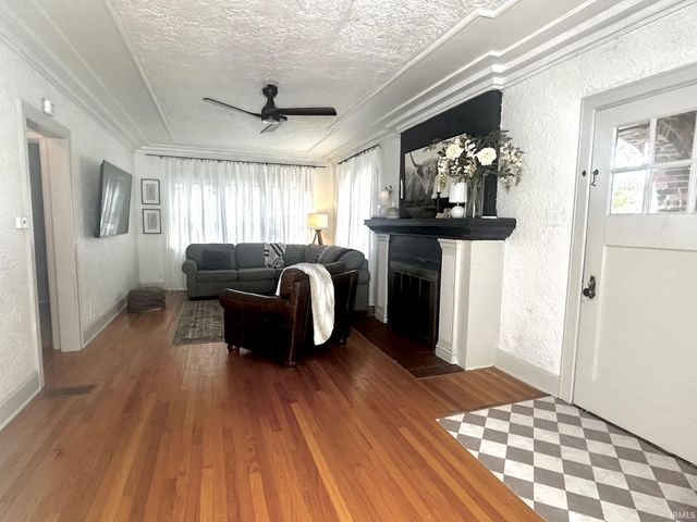 19530 Paxson Drive N, South Bend, IN 46637