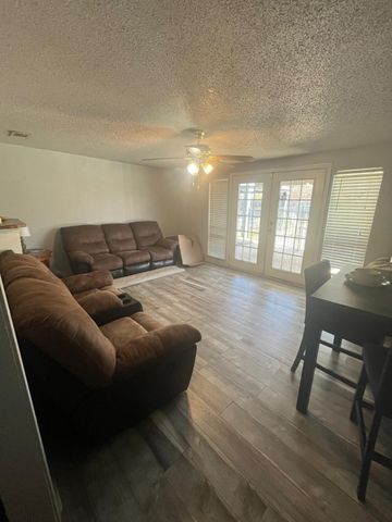2903 Stratford Court, Arlington, TX 76015