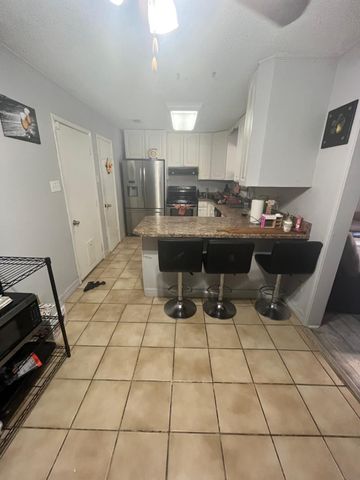 2903 Stratford Court, Arlington, TX 76015