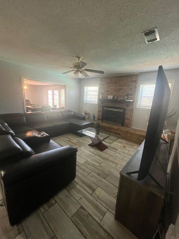 2903 Stratford Court, Arlington, TX 76015
