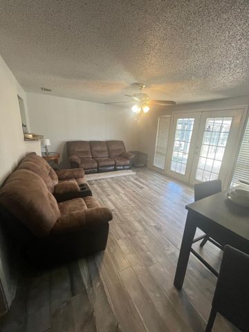 2903 Stratford Court, Arlington, TX 76015