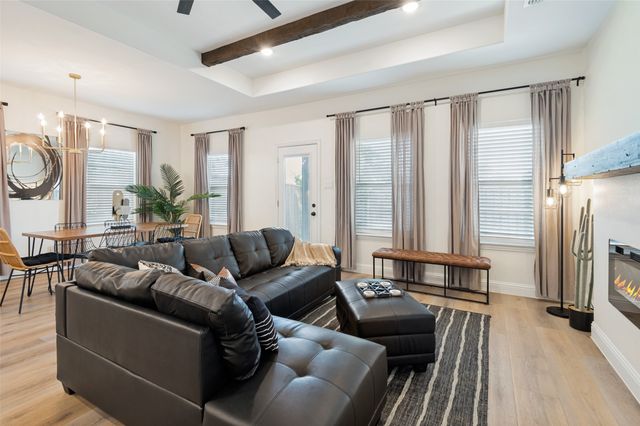 1805 Nomas Street, Dallas, TX 75212
