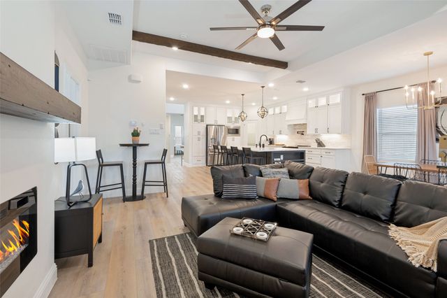 1805 Nomas Street, Dallas, TX 75212