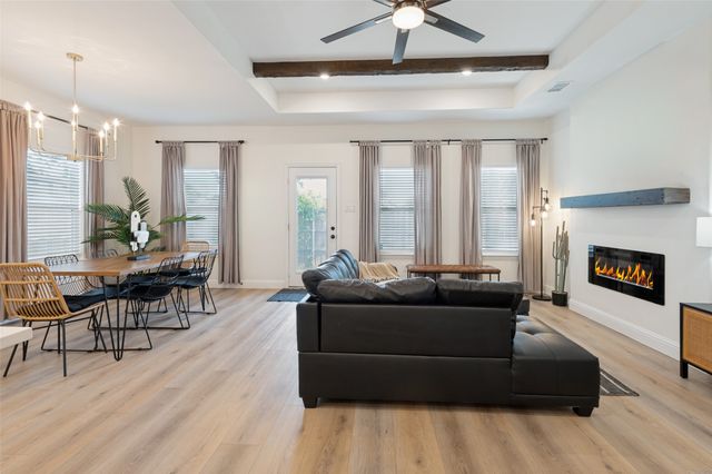 1805 Nomas Street, Dallas, TX 75212