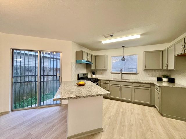 15609 Martineau Street, Houston, TX 77032