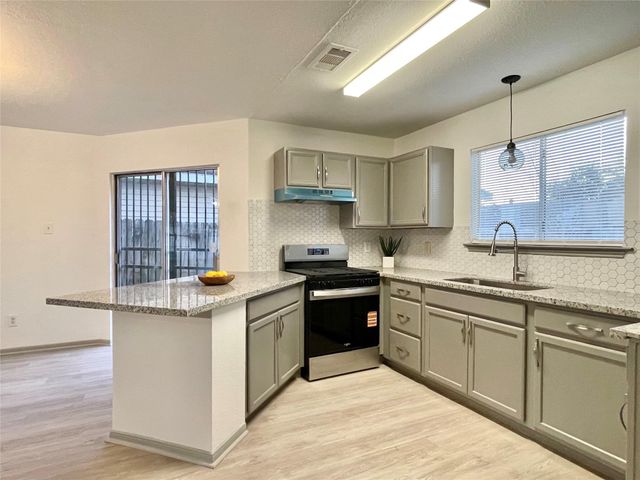 15609 Martineau Street, Houston, TX 77032