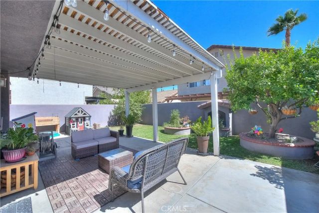 15549 Agate Drive, Fontana, CA 92337