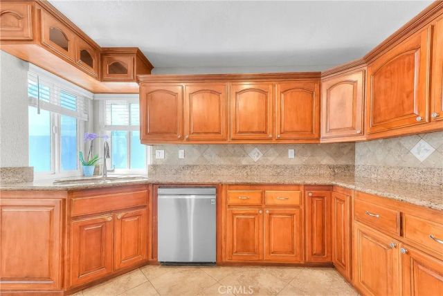 15549 Agate Drive, Fontana, CA 92337