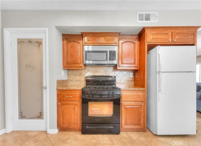 15549 Agate Drive, Fontana, CA 92337