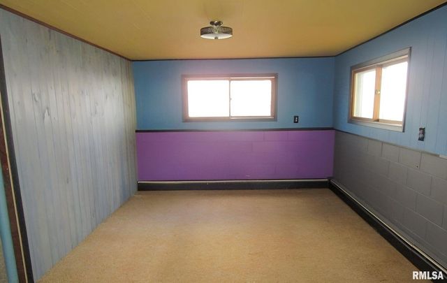 1118 N 13TH Street, Clinton, IA 52732