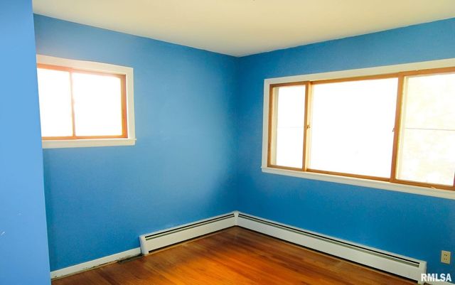 1118 N 13TH Street, Clinton, IA 52732