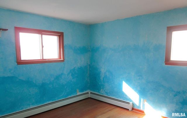 1118 N 13TH Street, Clinton, IA 52732