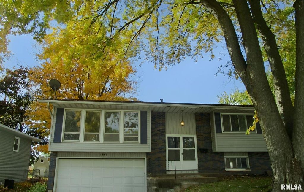 1118 N 13TH Street, Clinton, IA 52732