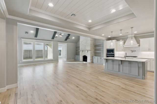 670 E 149th Street S, Glenpool, OK 74033