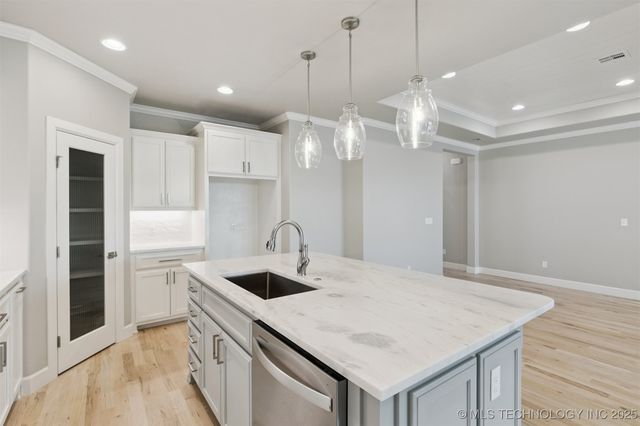 670 E 149th Street S, Glenpool, OK 74033