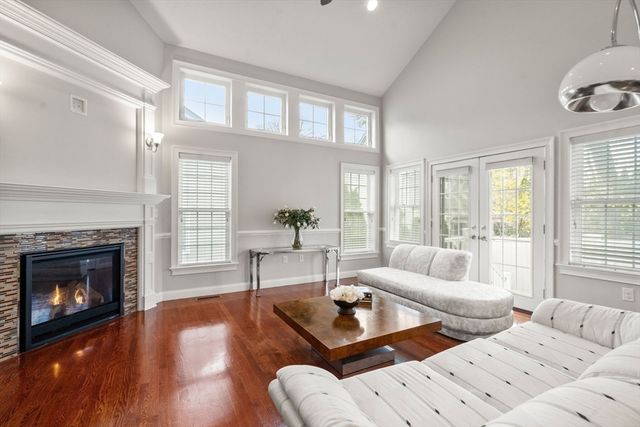 94 North St, Medfield, MA 02052