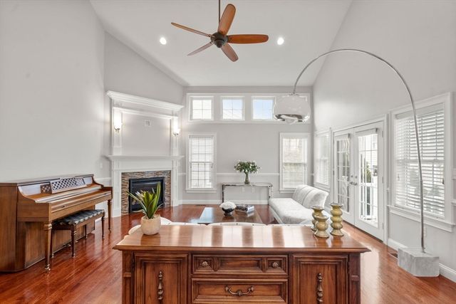 94 North St, Medfield, MA 02052