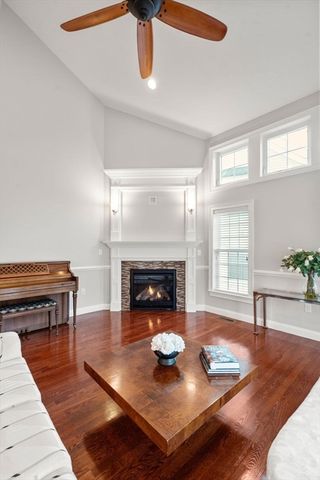 94 North St, Medfield, MA 02052