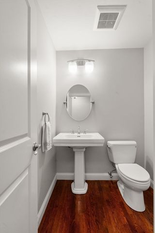 94 North St, Medfield, MA 02052