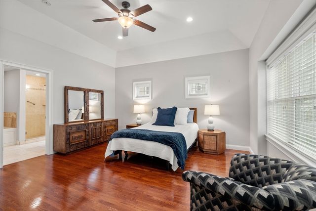 94 North St, Medfield, MA 02052