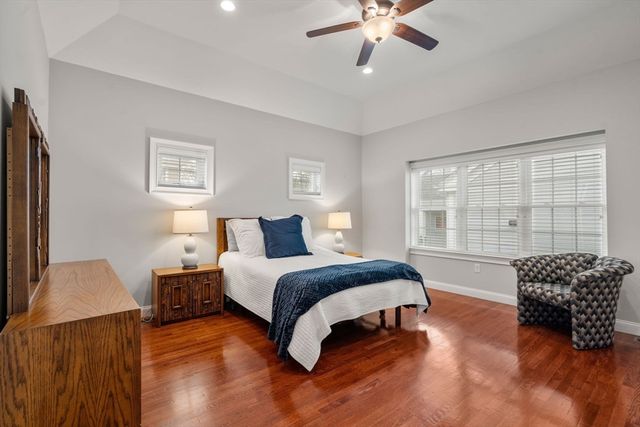 94 North St, Medfield, MA 02052